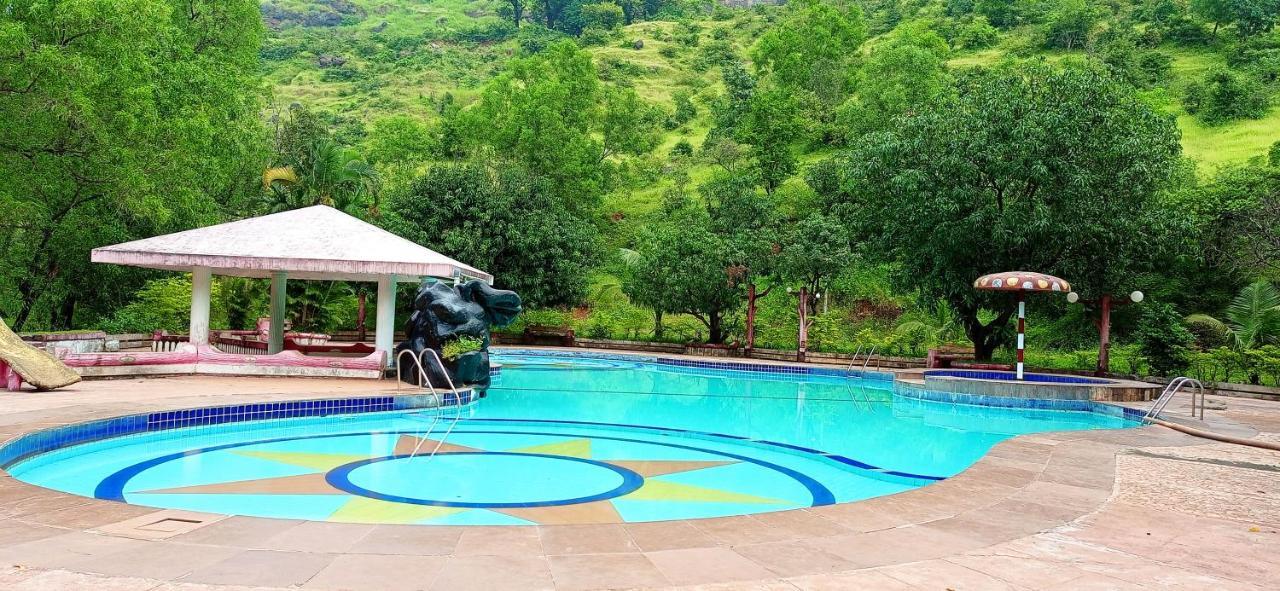 Golden Resort And Farm Nashik Exterior photo